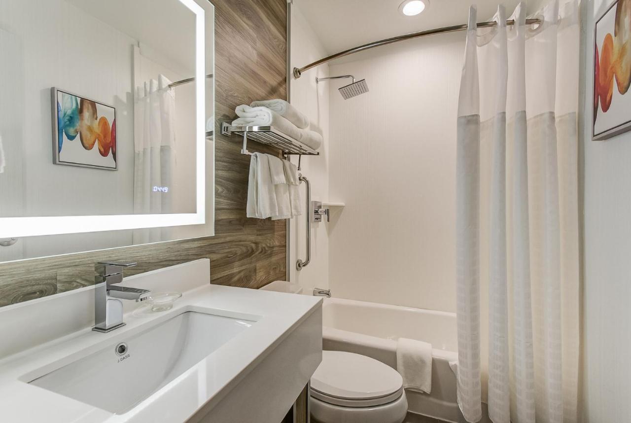 Est Hotel Toronto Ngoại thất bức ảnh