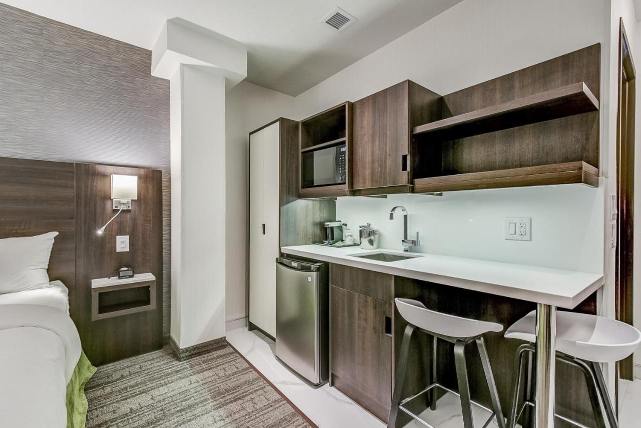 Est Hotel Toronto Ngoại thất bức ảnh
