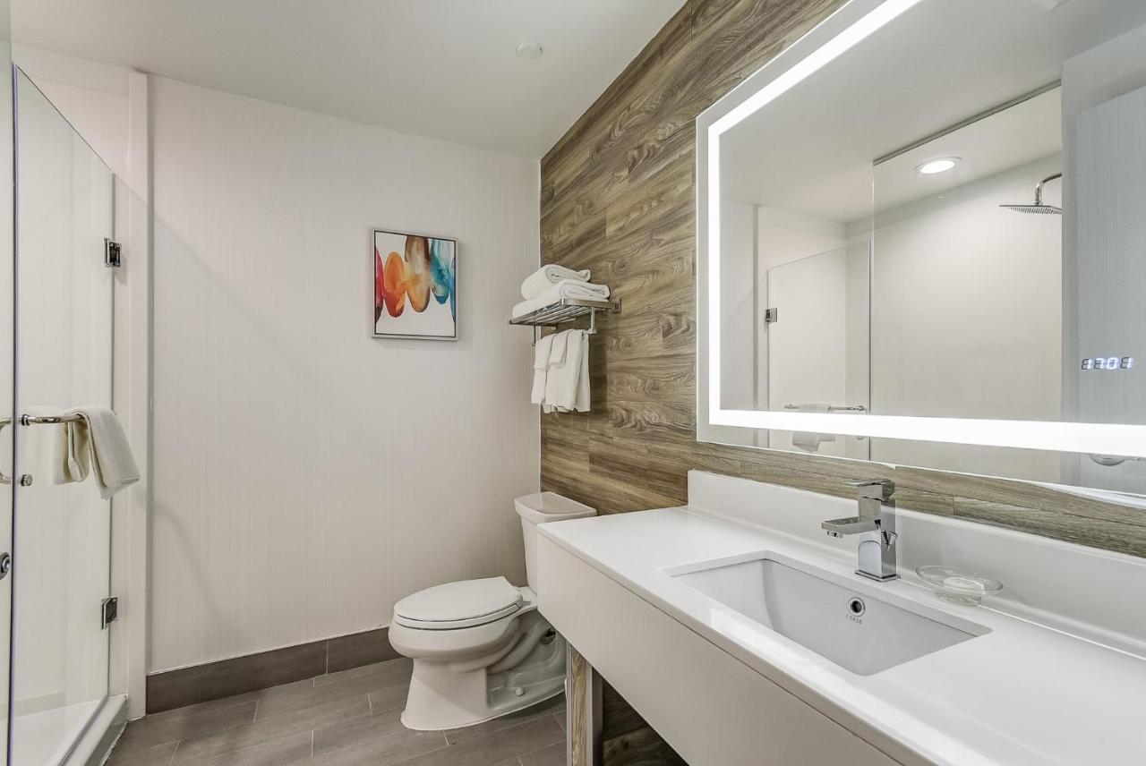 Est Hotel Toronto Ngoại thất bức ảnh