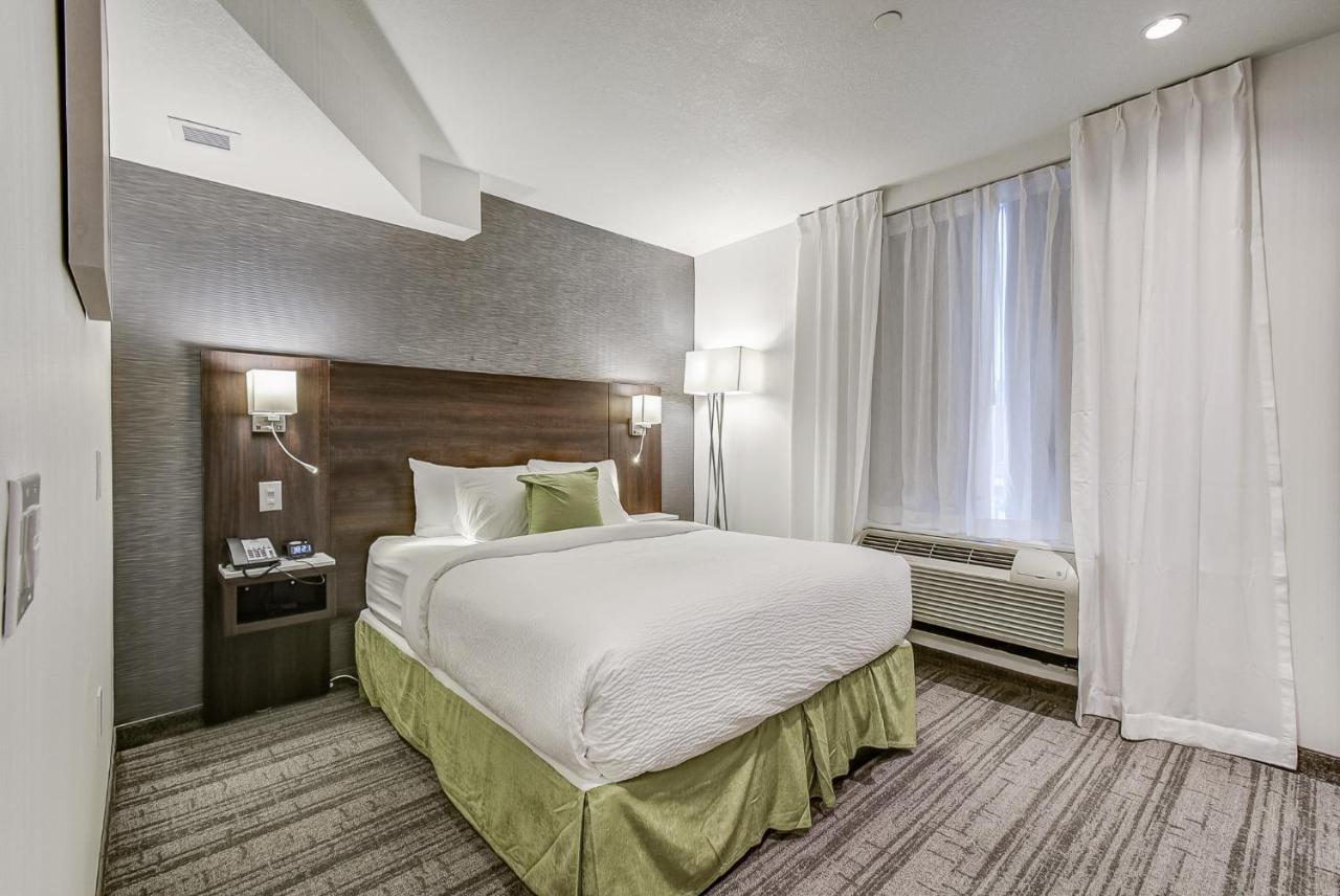 Est Hotel Toronto Ngoại thất bức ảnh