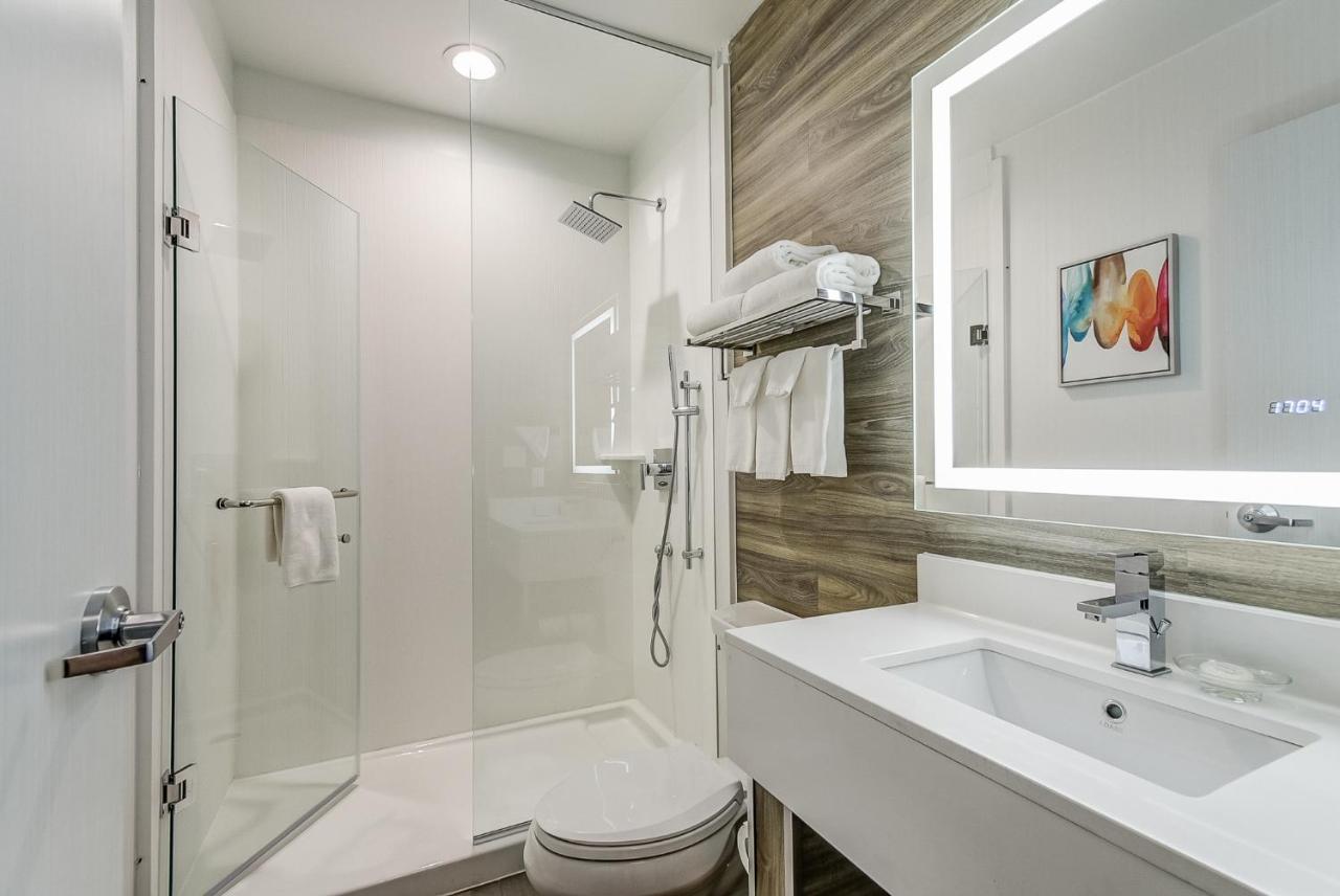 Est Hotel Toronto Ngoại thất bức ảnh