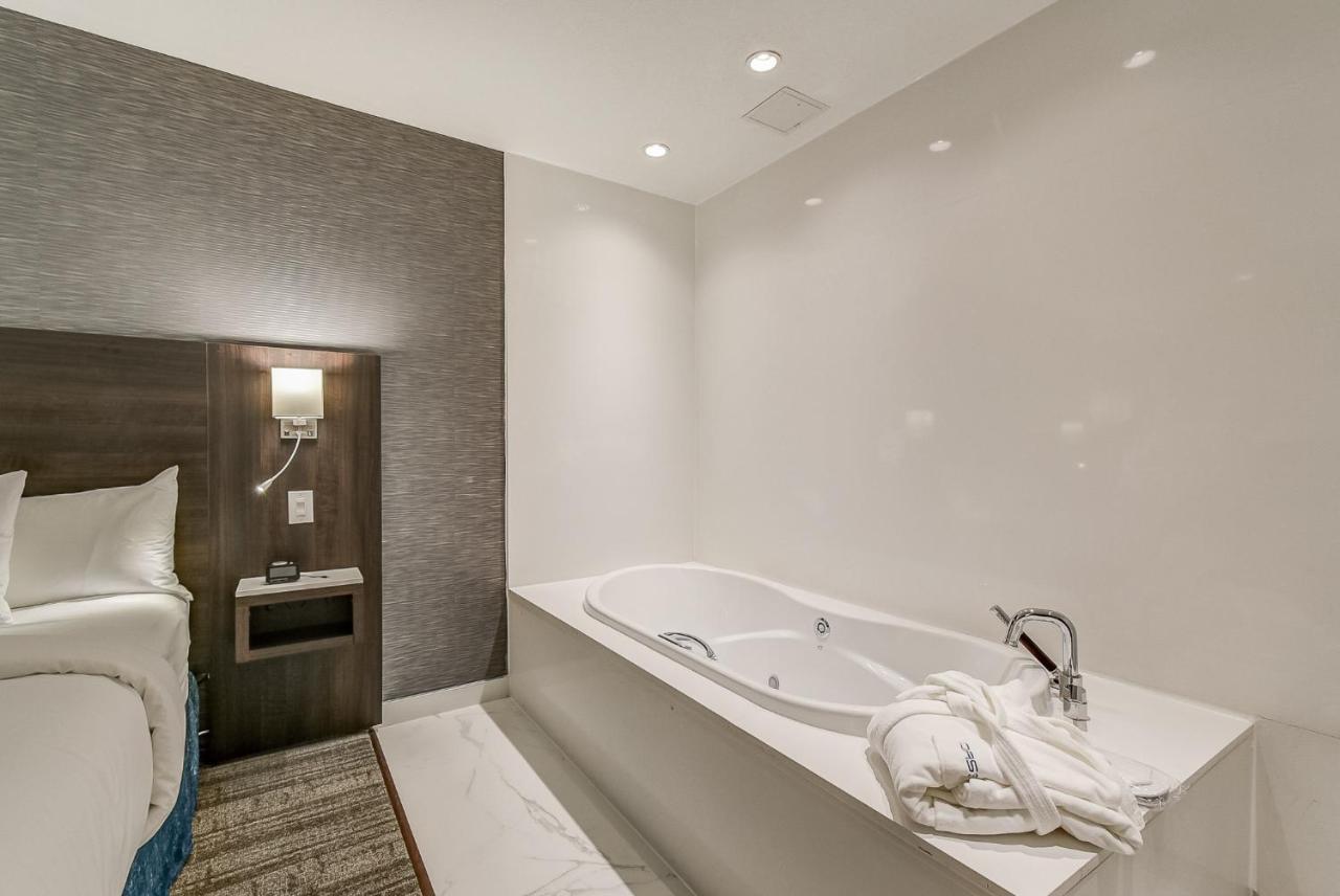 Est Hotel Toronto Ngoại thất bức ảnh