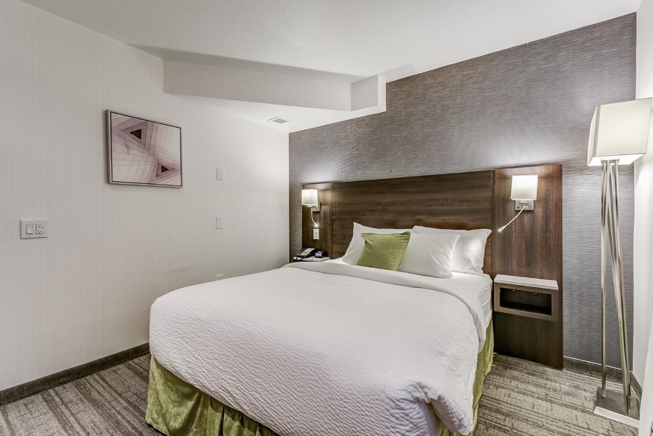 Est Hotel Toronto Ngoại thất bức ảnh